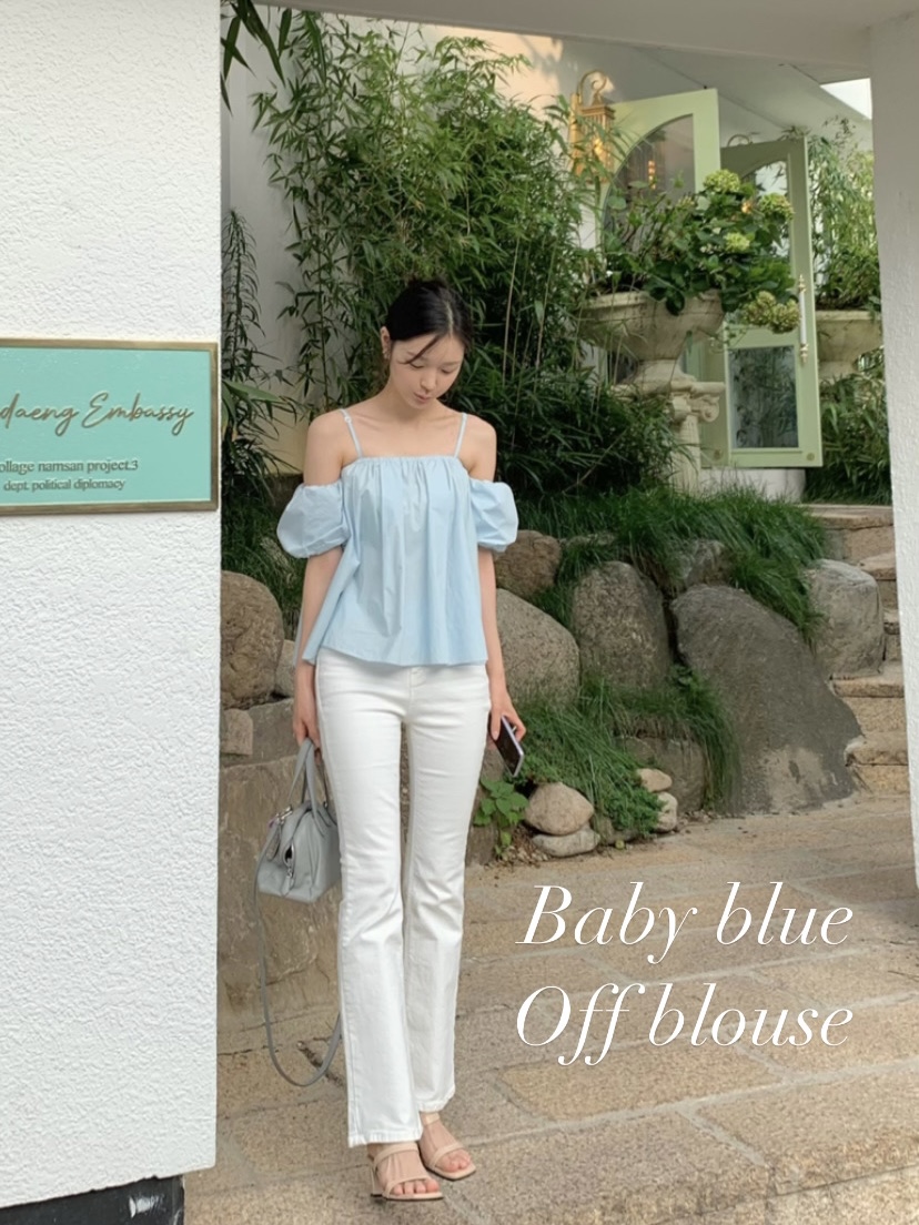 Baby blue Off blouse